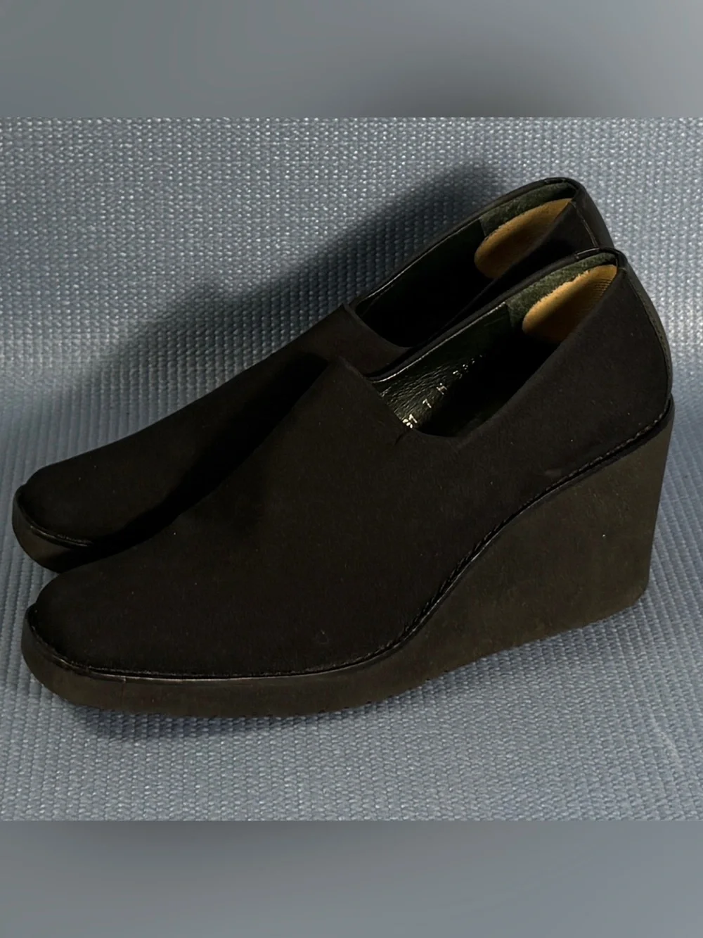 Donald J. Pliner Maddy Wedge Heel Pumps Women's Black Slip On Shoes Size 7